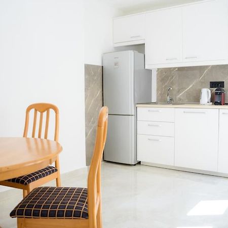 Downtown, Spacious, 2 Bedroom Apartment Белград Екстер'єр фото